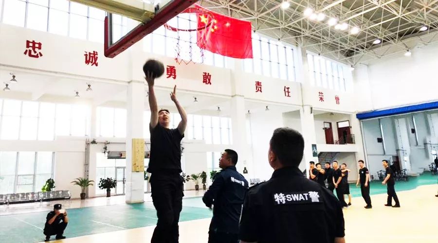 警务实战教官为民警讲授实战技能,警务实战教官需要具备哪些能力