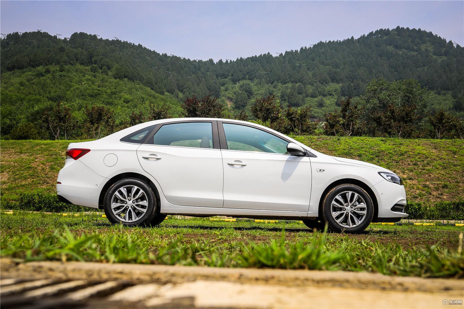 别克英朗2021款1.3t试驾,21款改款1.3t别克英朗试乘试驾