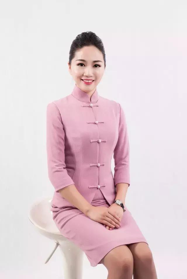 空姐和空姐格斗,足球比赛空姐