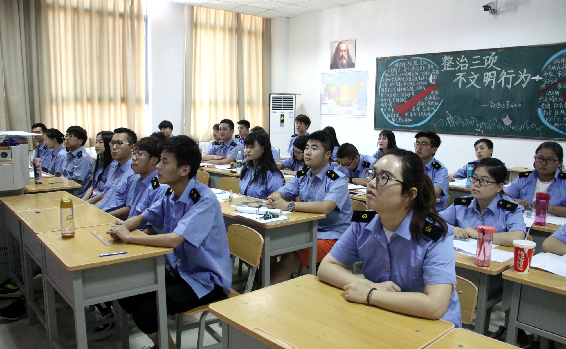 学习新思想千万师生同一堂课,全国高校师生同上一堂思政课