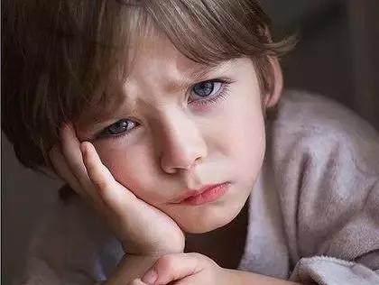 孩子有偷东西的行为该怎么做,孩子偷东西应该怎么和孩子说