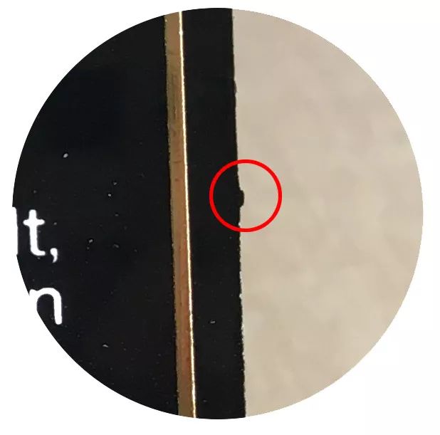 我在3米之外就看出你身上的香奈儿是假的,你还是别背了~