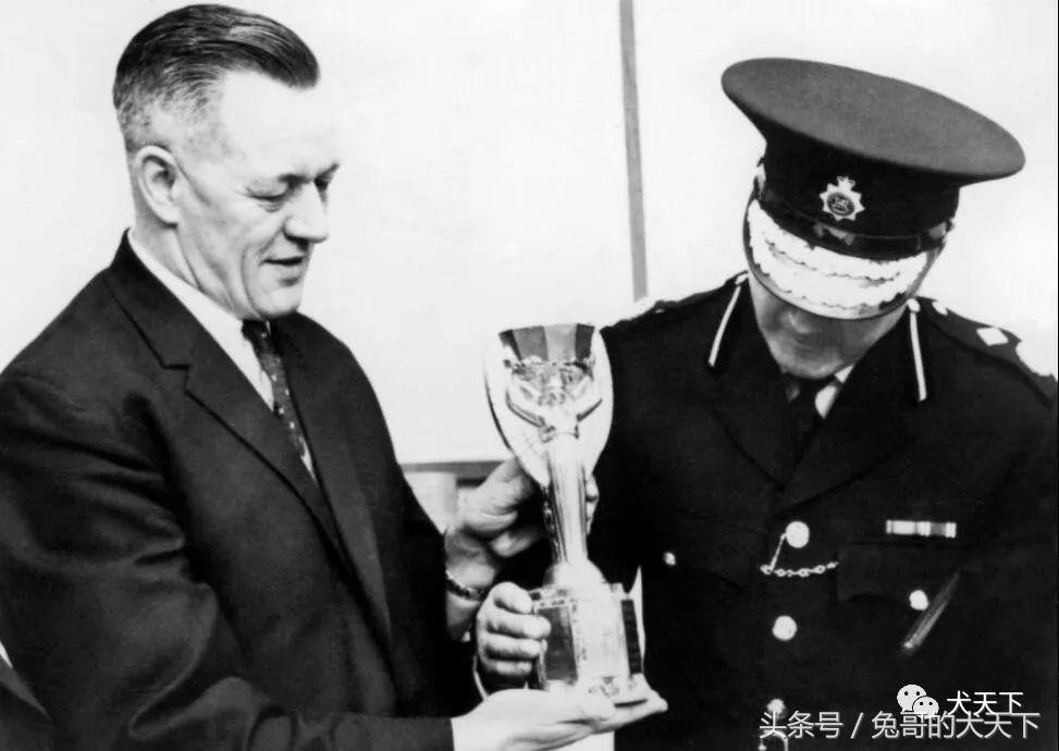 足球吉祥物狗狗盘点,一只狗狗拯救了无数人