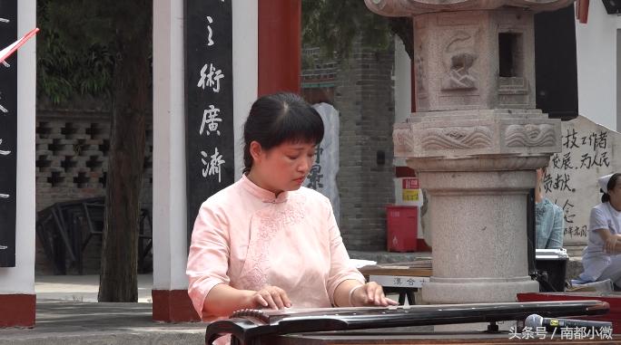 南阳仲景文化端阳诗词朗诵大会在张仲景博物馆举行