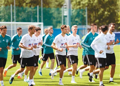 火线速递本报记者探营德国队日耳曼男神人气高