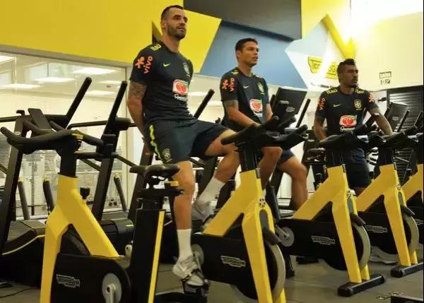 法国泰诺健,泰诺健助力引体向上