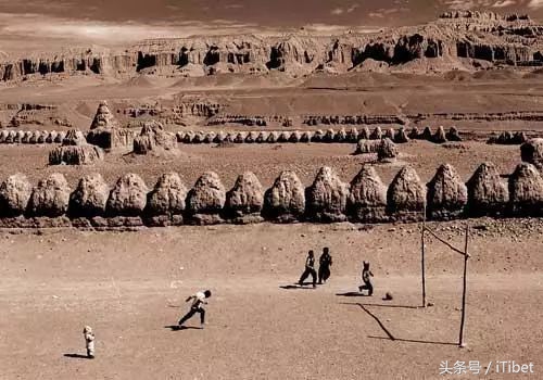 2015拉萨业余足球联赛,1956年足球联赛