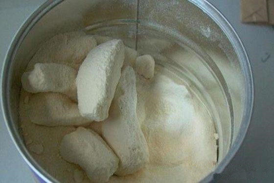 劣质奶粉吃了会怎么样?6招教你劣质奶粉怎么辨别的方法