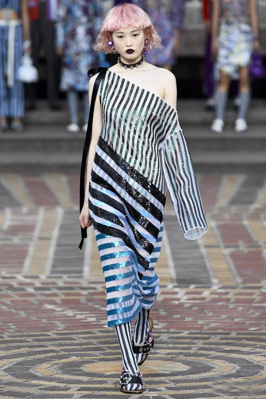 lv耐克联名款有哪些,lv最新联名nike