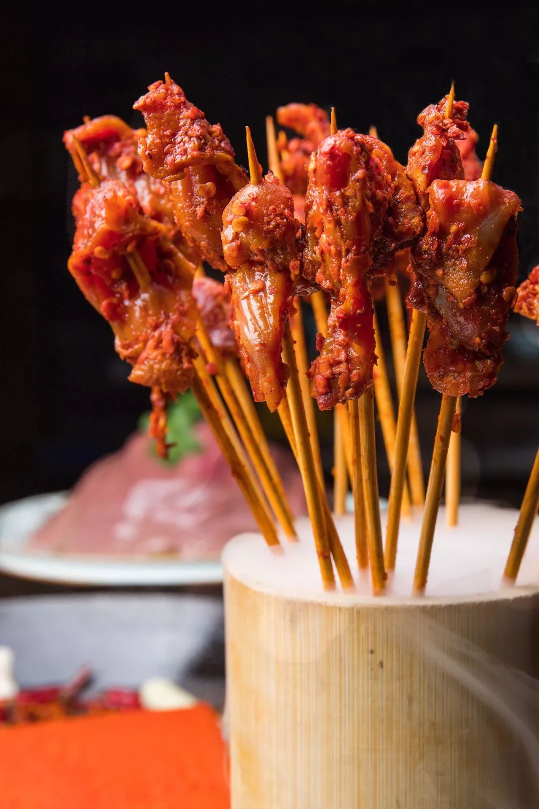 这家妖不到台的火锅，竟然把世界杯搬进店里！吃一口爽到俄罗斯！