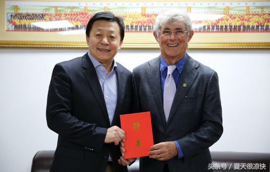 2022世界杯抽签米卢,米卢带领国足冲进世界杯