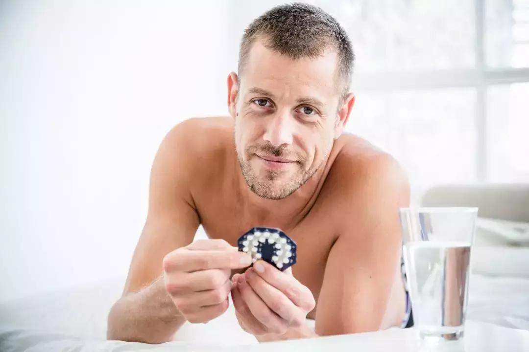 男人有吃的避孕药吗,男朋友建议使用长期避孕药