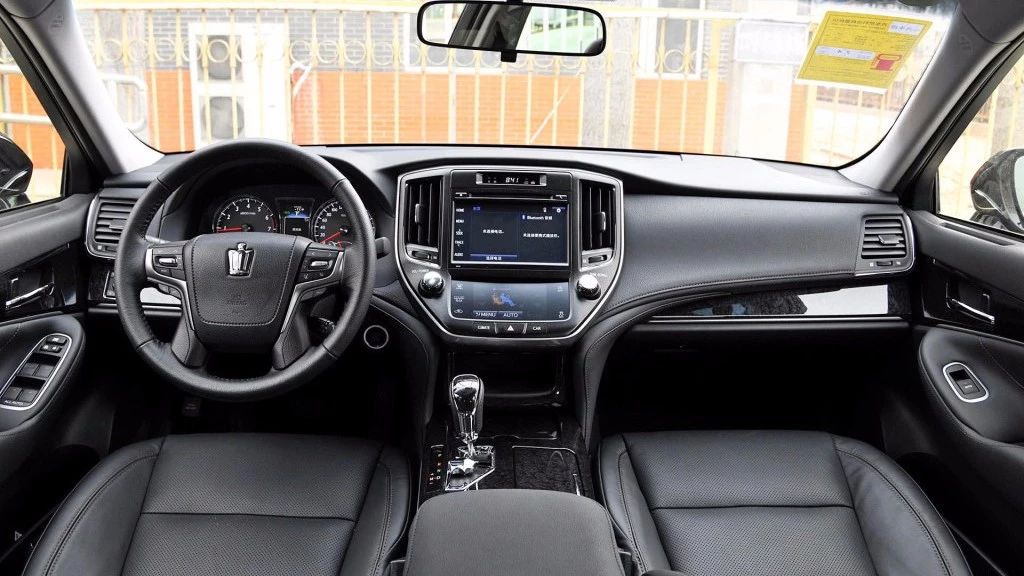 全新丰田皇冠crown,皇冠退市了吗