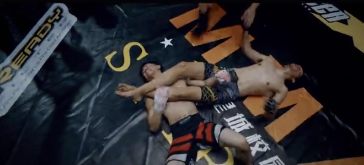 《搏击少年》从校园打架王到拳台斗士，一部MMA冠军养成手册