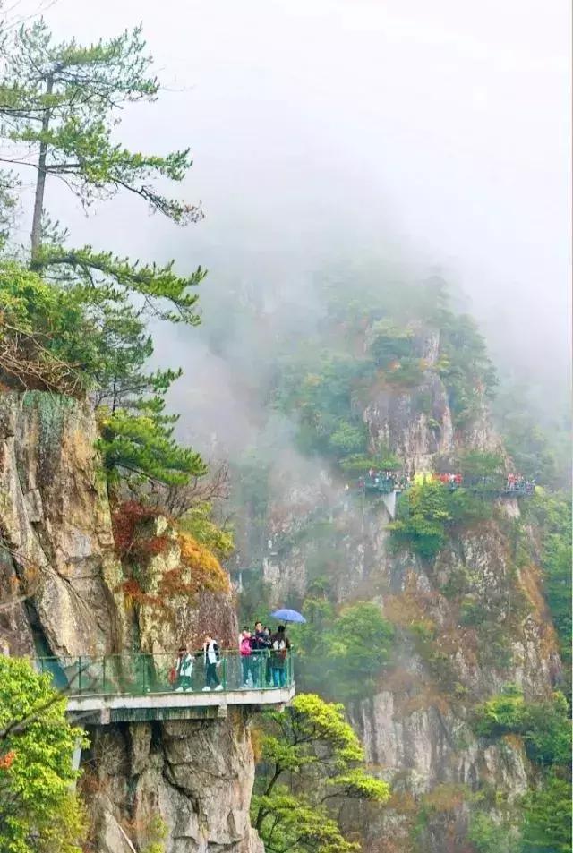浙江湖州玻璃栈道,浙江灵溪山玻璃栈道景区