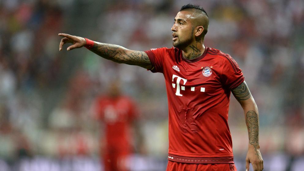 现场看球的伪球迷,足球场上最关键最不可替代的位置