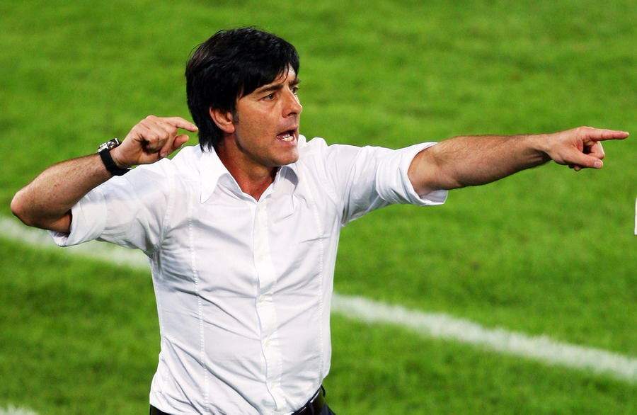 足球赛场那些荷尔蒙瞬间梅西c罗,最近c罗的比赛视频