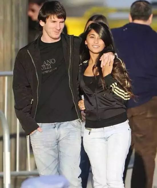 踢足球冠军梅西,梅西又一次踢丢点球