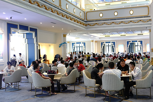 安家｜互联网新贵们涌进贵阳：“抽支烟的功夫就决定买套房”