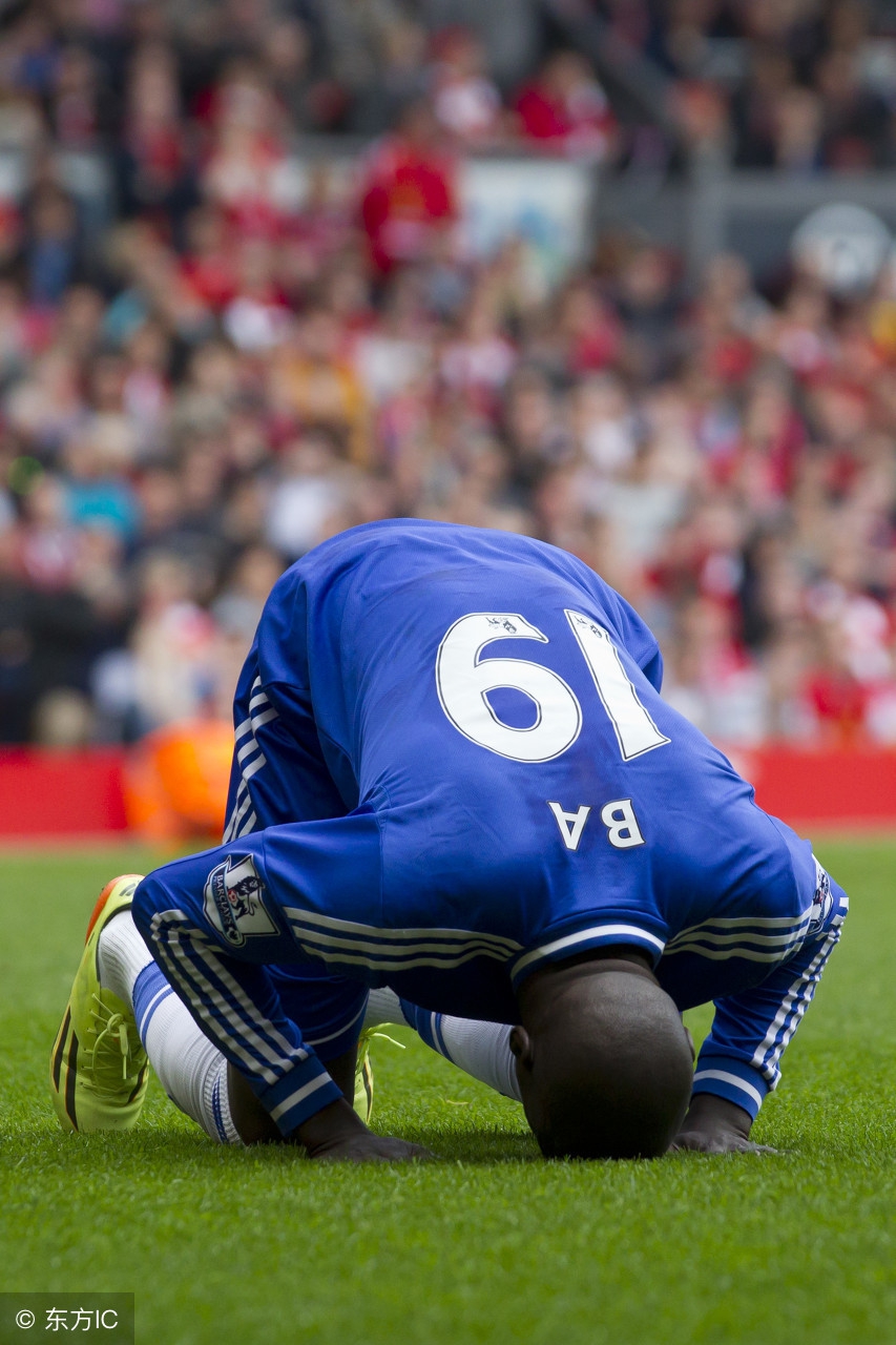 「足坛趣事」细数足坛球员十大进球庆祝动作（上）！