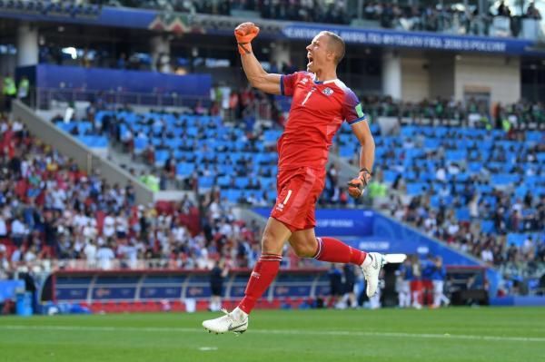 冰岛33万人口的国家队创造奇迹,冰岛进入世界杯梅西