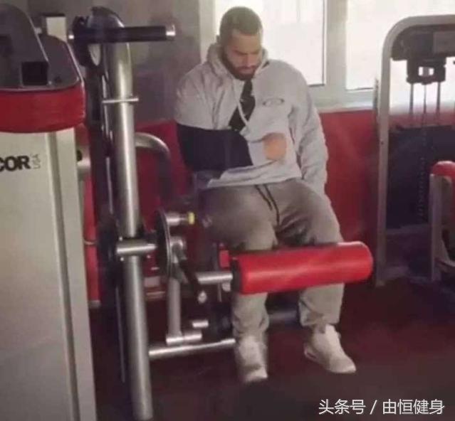 还拿易胖体质当借口？这位钢铁硬汉，却能两度登临巅峰