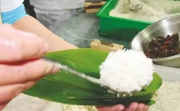 端午到了教你如何包粽子,端午节快来了怎么包粽子