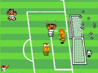 在这款比拼技巧的足球游戏中,所有玩家都努力“踢烂”对手的屁股