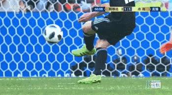 世界杯梅西被撞倒教练,世界杯梅西被铲倒