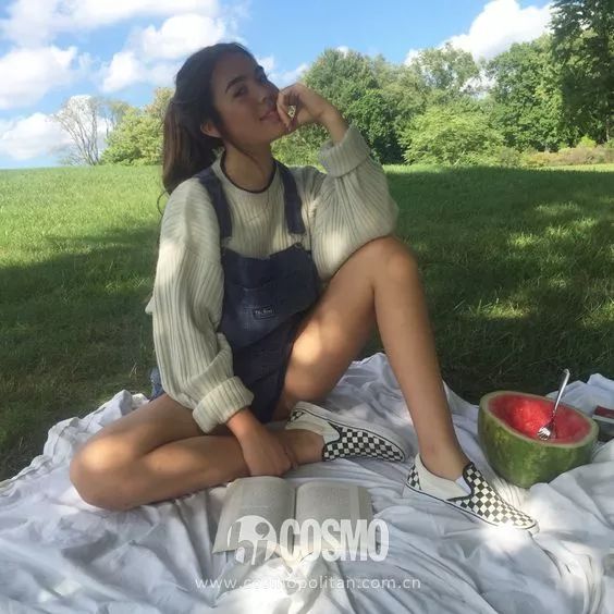 刘雯穿的小黑鞋运动鞋,刘雯复古高级鞋