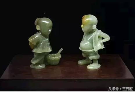 岫岩花玉盘玩有什么变化,岫岩花玉深绿色原石图片