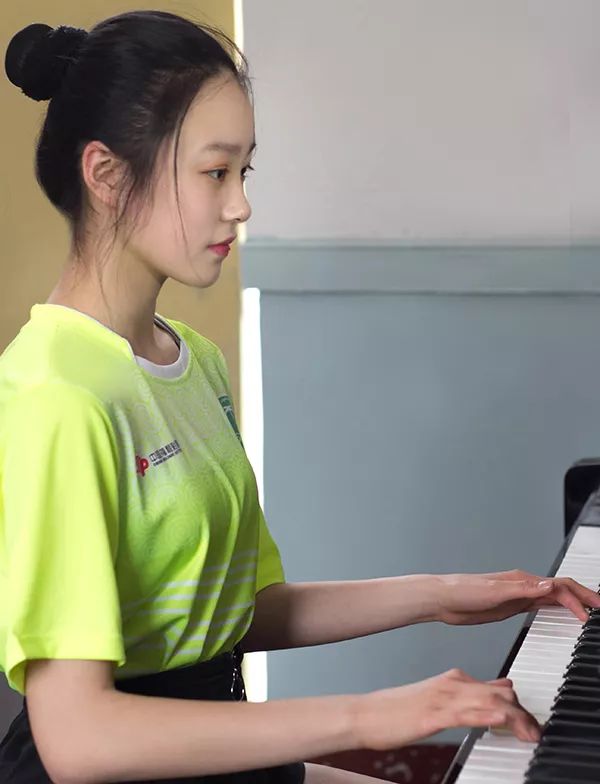 中国福利彩票彩色球,2018年足球世界杯彩票