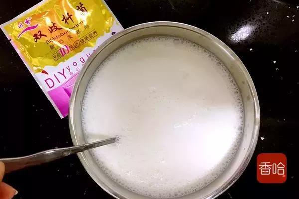 怎样用电饭煲制作酸奶教程,电饭煲自制酸奶的家常做法