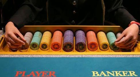 *场赌**里比亲爹亲妈还“关心”你的人——“叠码仔”