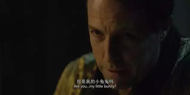 不愧是腐国!把真实丑闻拍成顶级英剧,感受下两大主角的颜值暴击