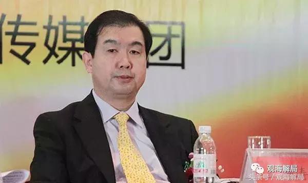 球员无视裁判被红牌罚下,球迷被红牌罚下