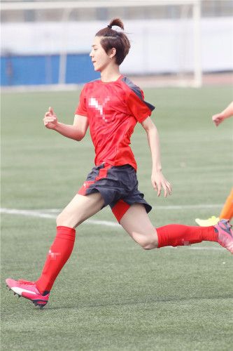 李易峰最喜爱的足球球星,李易峰足球训练