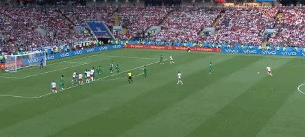 波兰前锋莱万多夫斯基进五球,波兰神锋莱万多夫斯基