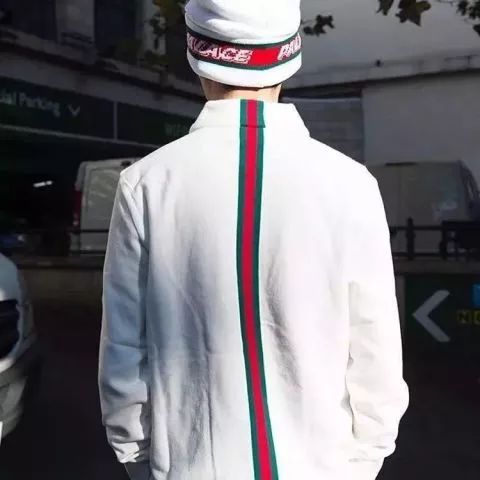 光有老爹鞋怎么够,没有这件单品就不能叫DadLook