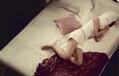 绿茶和红茶哪个容易失眠,绿茶为什么比红茶刺激