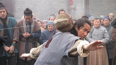 李白写了什么诗有关足球,关于足球的古诗六句七言诗