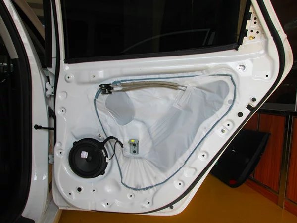 起亚k5音响改装最佳效果,起亚k5凯酷顶配改装音响