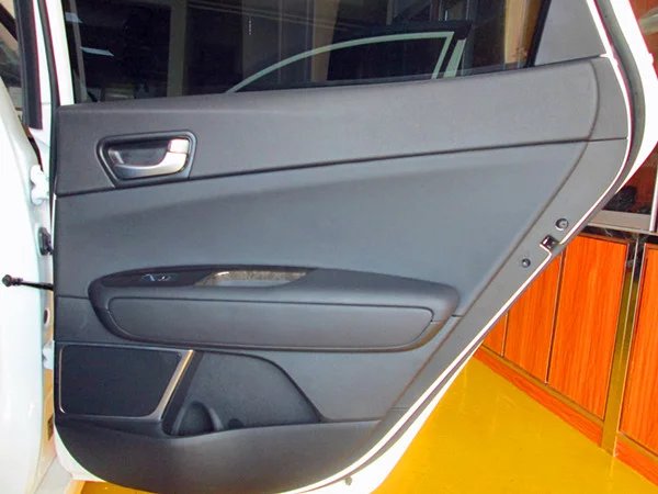 起亚k5音响改装最佳效果,起亚k5凯酷顶配改装音响