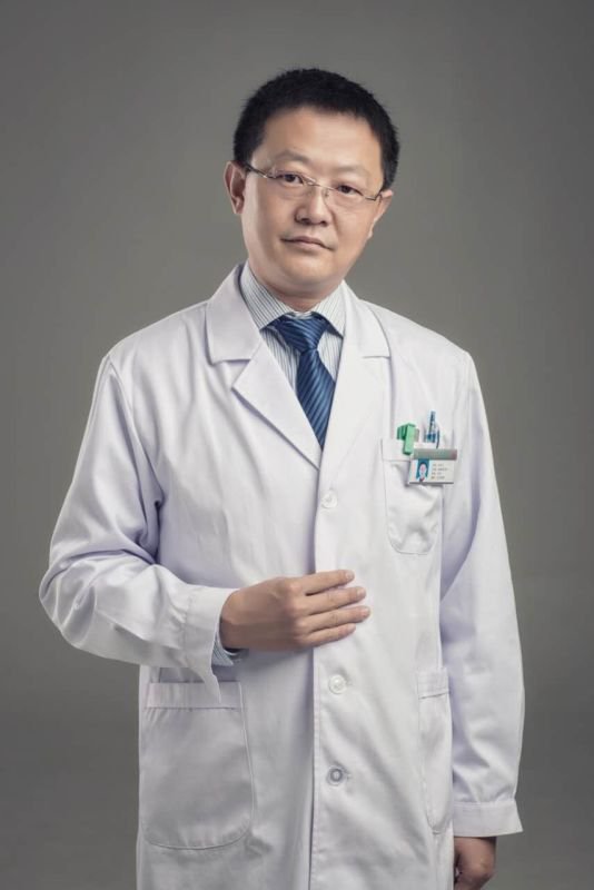 医者仁心女博士赴美抗癌,医者仁心扶残助残献爱心