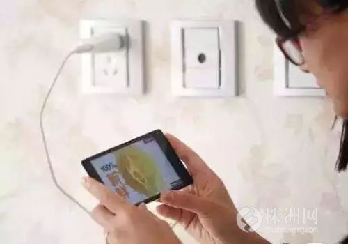 长时间玩手机得脑瘤是真的吗,玩手机会导致脑瘤吗