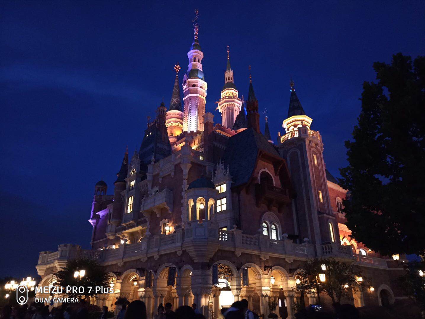 上海迪士尼香港迪士尼,上海迪士尼攻略一天能玩几个项目