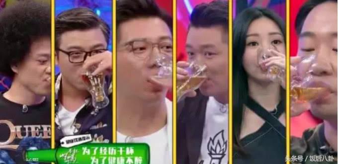 风情万种柳岩原版照片,柳岩化身足球女神魅力四射