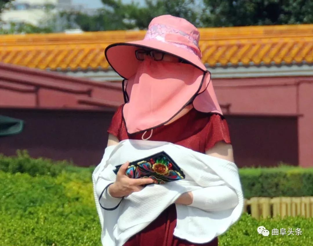 播报一下明日曲阜的天气,持续关注高温天气变化