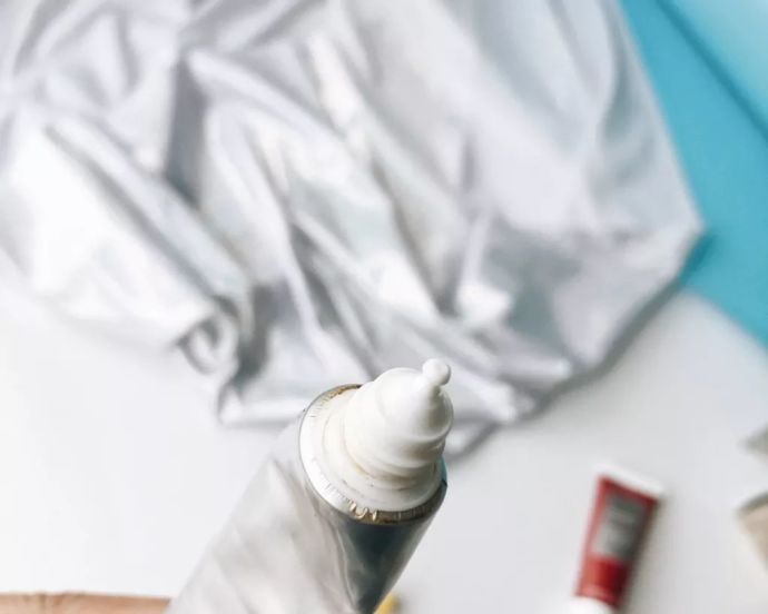 25岁熬夜用什么护肤品,25岁熬夜蜡黄肤色不均抗老