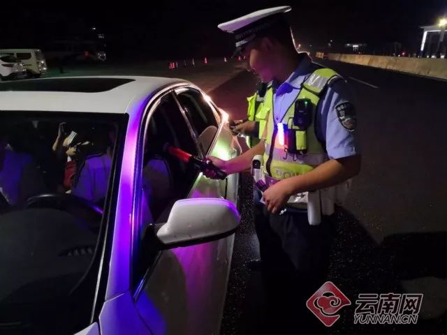 云南车祸20岁女孩当场死亡,云南19岁女孩车祸最新事件